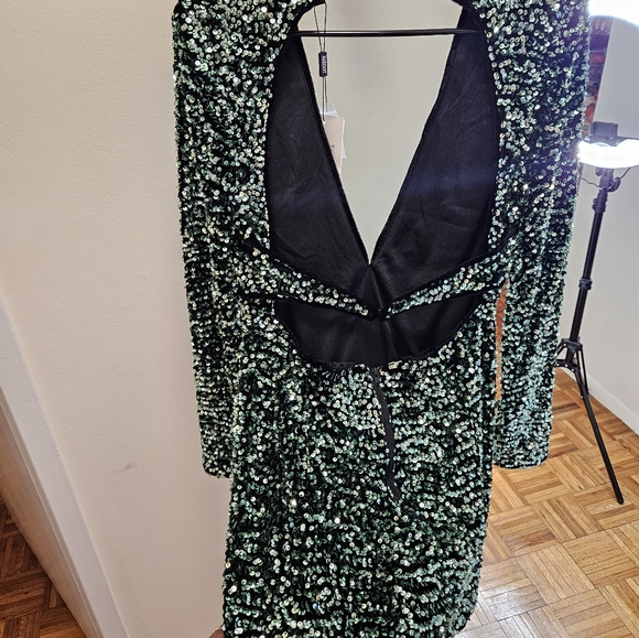 Brand New Cocktail Sequins Dress in beautiful crafted light emerald green shade - Picture 8 of 11